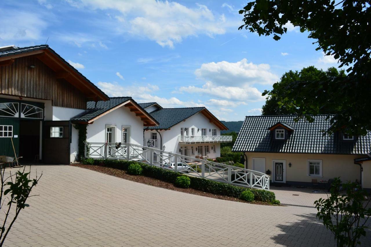 Reiterhof Und Pension Eichenhof Haiger Luaran gambar